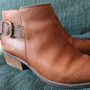 Clark's ankle bootie with buckle
